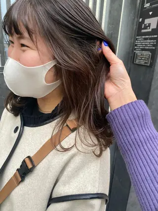 セミロング ウルフカット／吉村 桃子のヘアスタイル