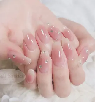 Blue Reef 新宿店所属・R nail アミのネイルデザイン