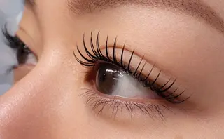 マツエク・マツパ Eyelash Salon Glück所属・佐久間 春菜のマツエク・マツパデザイン
