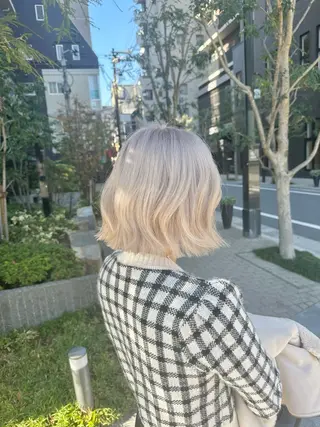 ショート カラー chloe 【クロエ】のヘアスタイル