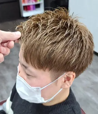 ショート カラー 井澗 修二のヘアスタイル