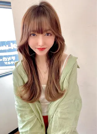 セミロング 大人可愛いレイヤー 大田のヘアスタイル