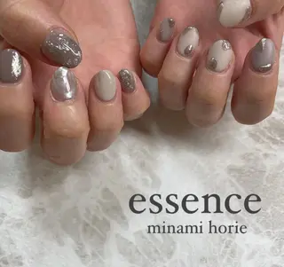ネイル essence所属・pétit maakoのネイルデザイン