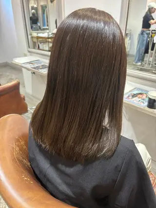 ミディアム カラー 安田 妃良のヘアスタイル