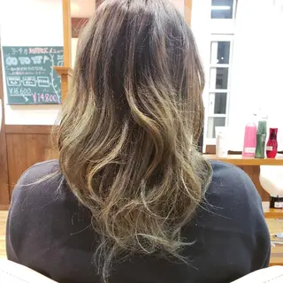 ロング ヘアアレンジ カラー 渡邉 理紗のヘアスタイル