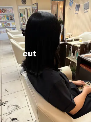 ミディアム 伊藤 杏奈のヘアスタイル