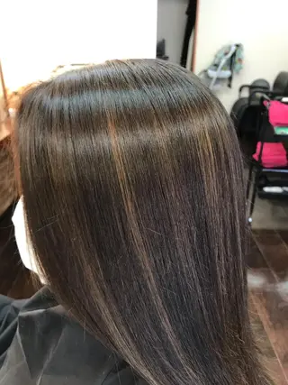 セミロング カラー パーマ 桧山 真のヘアスタイル