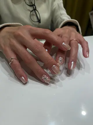 ネイル EARTH coiffure beaute 東松山店所属・町田 杏花のネイルデザイン