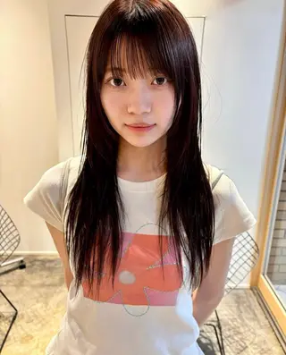 ロング 透明感カラ️ー☆ NEONAのヘアスタイル