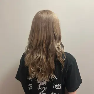 ロング 岡本 妃麗のヘアスタイル