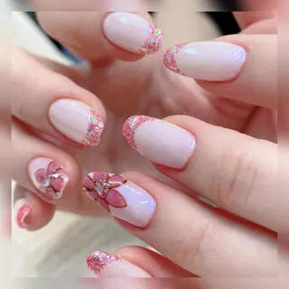 ネイル Blushオーナー Shiinaのネイルデザイン