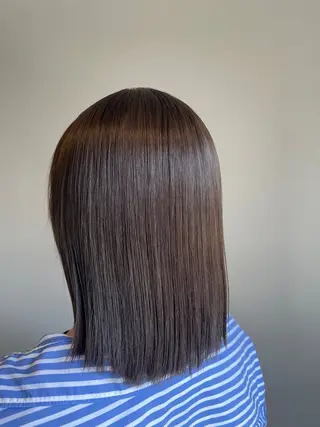 ミディアム カラー chloe 【クロエ】のヘアスタイル