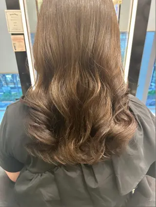 セミロング カラー パーマ コテ巻き風パーマ✨ 韓国ヘア🤎近下菜央のヘアスタイル