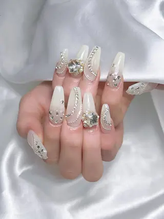 ネイル LEELA NAIL STUDIO所属・LEELA NAIL STUDIOのネイルデザイン