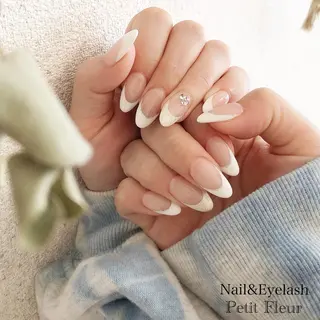 ネイル Petit Fleur所属・青柳 亜梨奈のマツエク・マツパデザイン