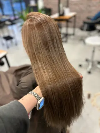 カラー 山路 結花のヘアスタイル
