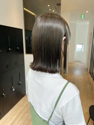 ミディアム カラー 切りっぱなしボブ/ ショート/カエ🌛のヘアスタイル