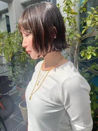 ショート レイヤーカット /透明感/千葉怜寿のヘアスタイル