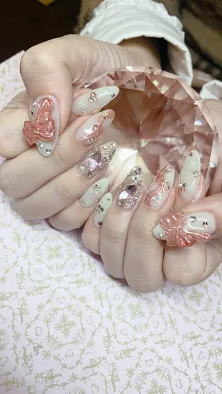 ネイル Piacere所属・Piacere 絵美のネイルデザイン