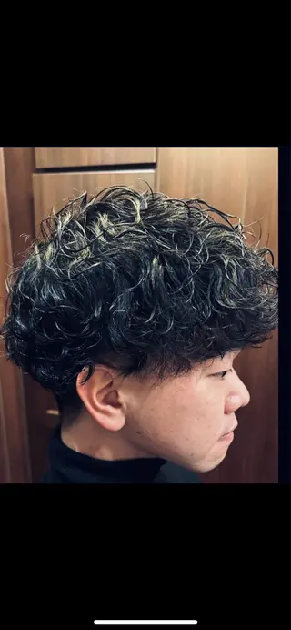 ミディアム パーマ メンズ ヒロ銀座バーバーショップ秋葉原店所属・堀 真人のヘアスタイル