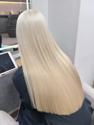 ロング カラー MARQUEE所属・Ayame / ハイトーンカラーのヘアスタイル