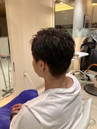 カラー メンズ 横山 鈴名のヘアスタイル