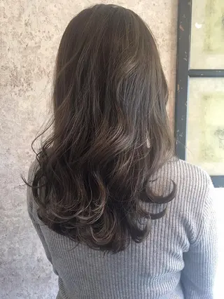 ミディアム カラー パーマ 小顔カット✨ 透明感カラー/村上のヘアスタイル