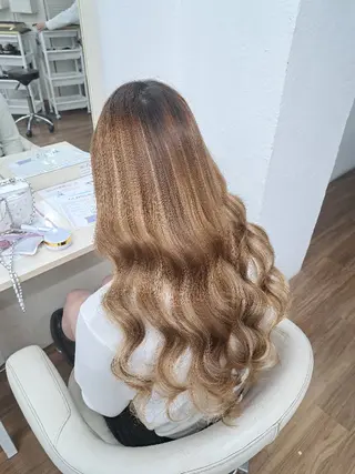 カラー ロング GLOSS❤︎ Harunaのヘアスタイル