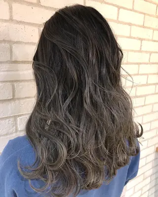 カラー she2.shinjuku所属・takumi Hのヘアスタイル