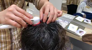 白髪ぼかしハイライト 💫ミネ　ヒロシのヘアスタイル