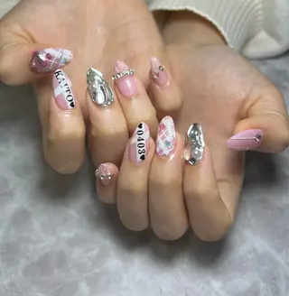 ネイル MAMIネイリスト UNELMA所属のネイルデザイン