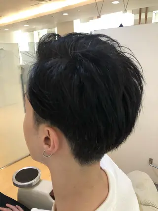 ショート メンズ 山岡 徹也のヘアスタイル