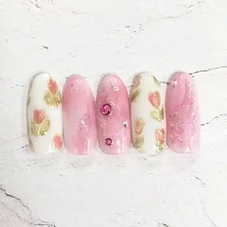 ネイル Nail&Beaut yコルン　SARAのネイルデザイン