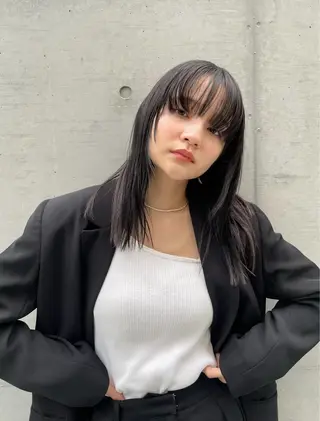 セミロング ミルクティー× グレージュMOMOのヘアスタイル