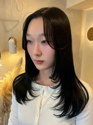 ミディアム ミルクティ/ピンク/ レイヤー/yuriaのヘアスタイル