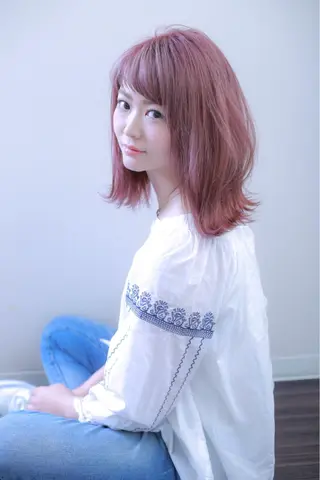 ミディアム 伊藤 裕貴のヘアスタイル