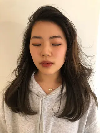 カラー ブリーチカラー🎀 韓国風/寺門美優のヘアスタイル