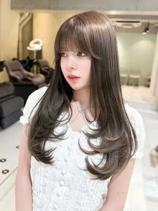 ロング カラー SALOWIN所属・ブリーチ 縮毛矯正/ 艶髪/COCONAのヘアスタイル