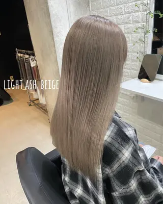 セミロング カラー Nino（ニーノ）所属・にしき さんのヘアスタイル