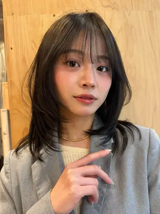 ミディアム 艶髪／レイヤー／ 透明感🎀／MARIのヘアスタイル