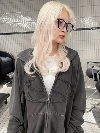 カラー PELE/ハイトーン /アズマタイチのヘアスタイル