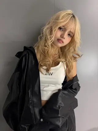 ミディアム カラー 掛川 瑠唯のヘアスタイル