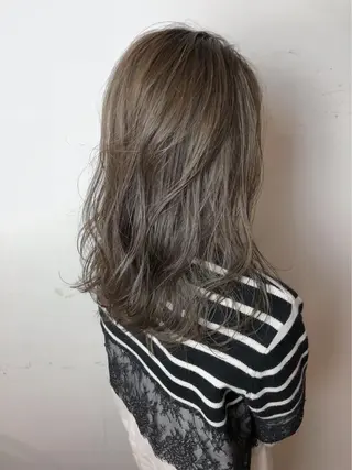 ミディアム カラー ヘアアレンジ ヘアメイクアース浦和店所属・【白髪ぼかし】 矢内　夏輝のヘアスタイル