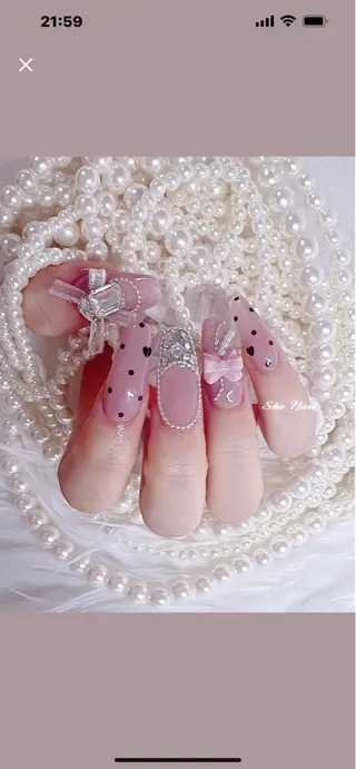 ネイル She_nail所属・ELSA_ Bellaのネイルデザイン