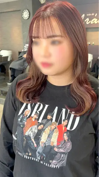 セミロング カラー ヘアアレンジ インナー×縮毛矯正 ピンクカラー澤井里菜のヘアスタイル