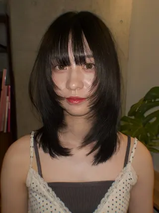 ミディアム レイヤーカット\ウル フ　chinatsuのヘアスタイル