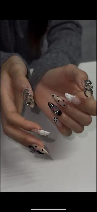 ネイル Sarina ⋆⭒˚ mavieのネイルデザイン