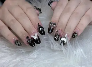 ネイル RAFFINE 月🦋🩵のネイルデザイン