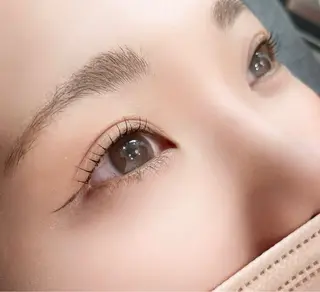 マツエク・マツパ REGINA (レジーナ)所属・REGINA ネイルまつげエステの眉毛・アイブロウイメージ