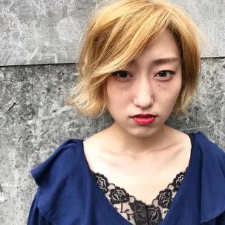 ショート カラー スナコザワ レナのヘアスタイル